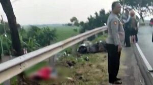 Kecelakaan Fatal di Jalan Pantura Weleri Kendal, Dua Pemuda Tewas Tertelungkup