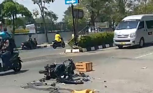 Kecelakaan Tragis Di Semarang: Pemotor Vario Meninggal Dunia Usai Tabrak