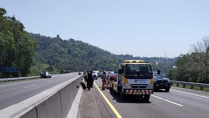 Kecelakaan Viral Di Tol Semarang Solo: Empat Mobil Ringsek, Ini Yang