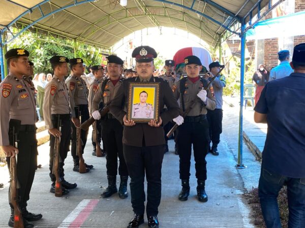 Kembali Berduka, Polres Jepara Gelar Upacara Pemakaman Bripka Gentur Widiyanto