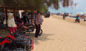 Kerap Jadi Destinasi Wisata Dan Ramai Pengunjung, Polsek Rembang Kota Monitoring Pantai Karangjahe Saat Akhir Pekan