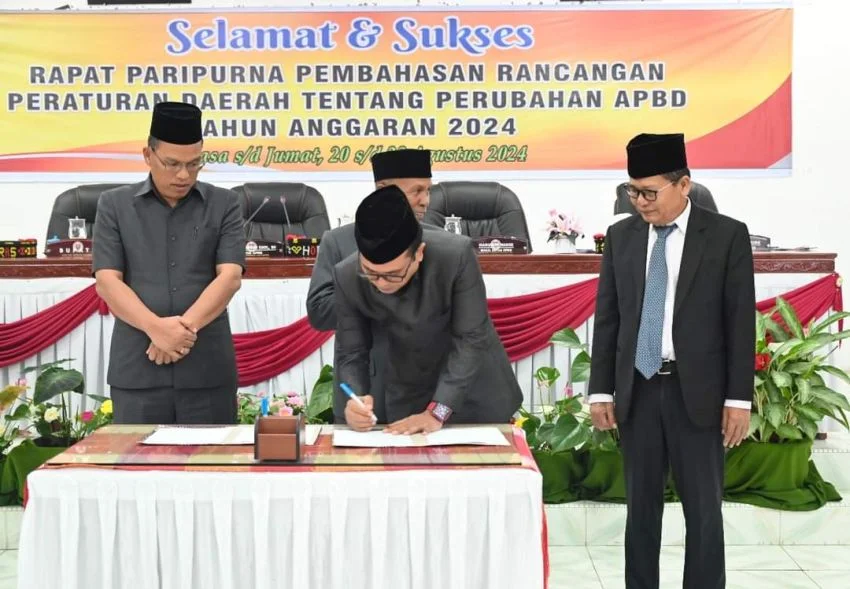 Kesepakatan Dprd Dan Bupati Humbahas Pada Ranperda P Apbd Ta 2024