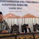 Kinerja Petugas Pendamping Haji 2024 Dapat Penghargaan Dari Bupati Rembang