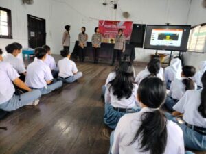 Polwan Polres Lamandau Turun ke Sekolah: Edukasi Keselamatan untuk Generasi Muda