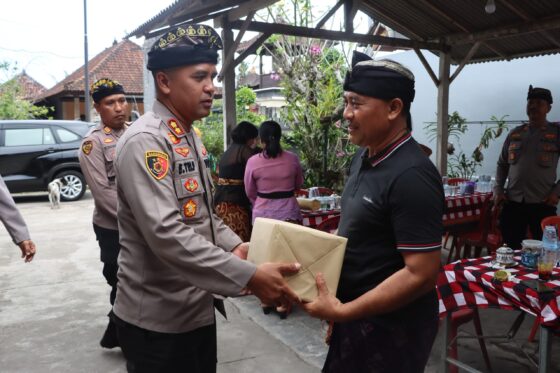 Kunjungan Polres Jembrana Di Rumah Duka Kapolsek Pekutatan: Tunjukkan Empati