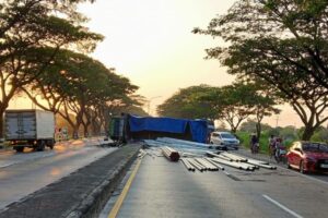 Kurang Konsentrasi, Warga Kendal Tabrak Bus Widji Lestari dari Belakang, Alami Cedera Kepala