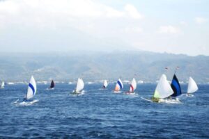 Lanal Banyuwangi Adakan Lomba Perahu Layar untuk Lestarikan Budaya Pesisir