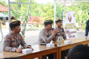 Masyarakat Banyuwangi Ikut Jumat Curhat Bersama Kapolres