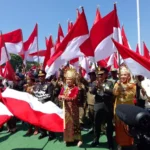 Meriahkan Hut Ke 79 Ri: Flashmob 1.000 Bendera Di Alun Alun Sukoharjo