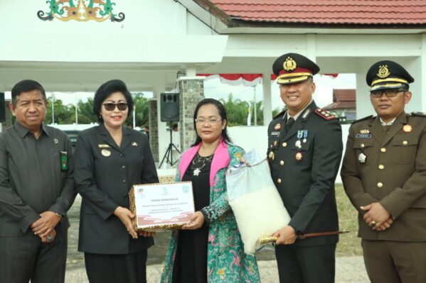 Momentum Hut Lamandau, Kapolres Ikut Ziarah Tmp