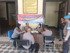 Monitoring Kesehatan Personil, Si Dokkes Polres Rembang Gelar Yankesling di Polsek Jajaran