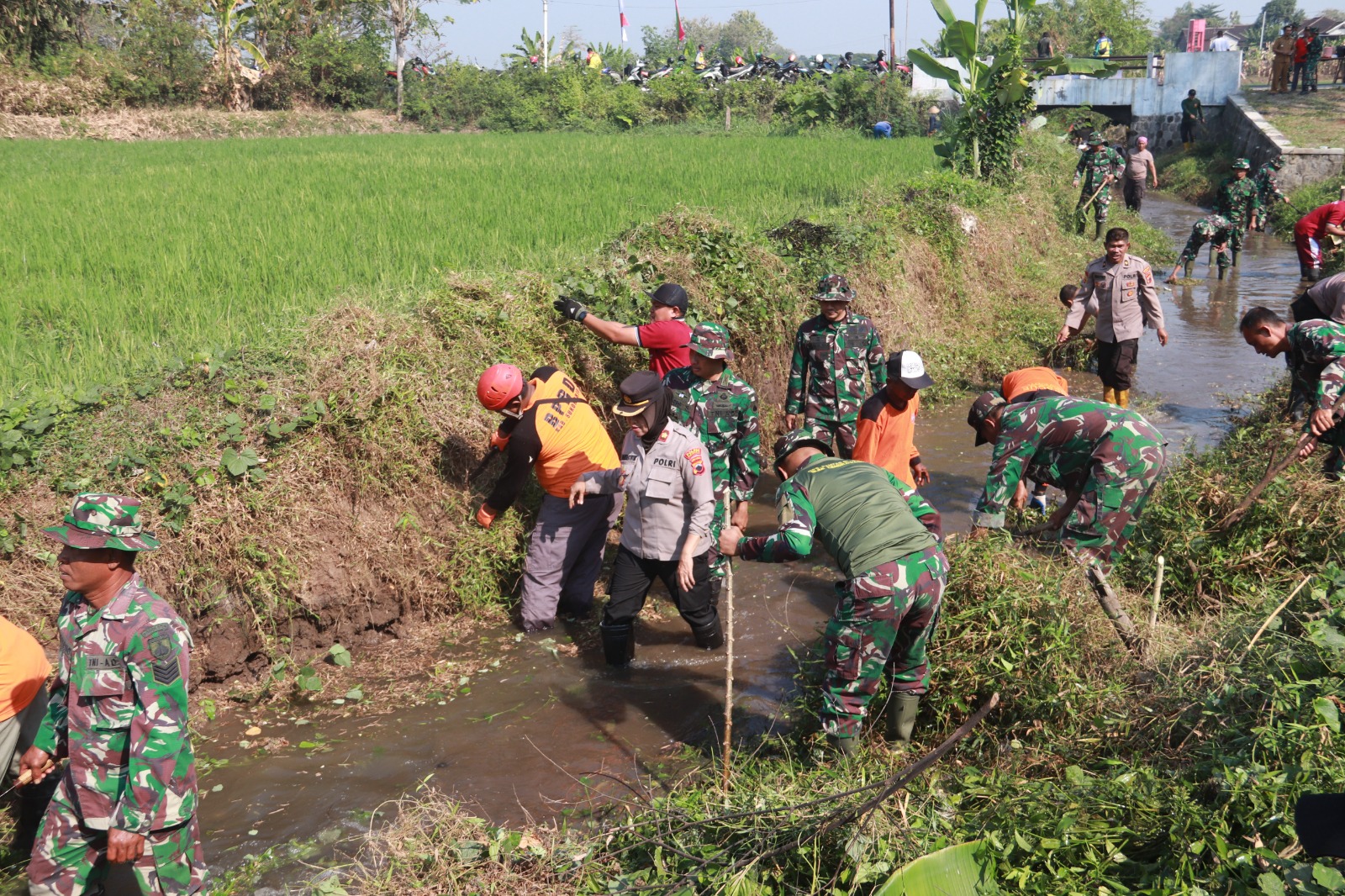 Normalisasi Sungai Cabak: Sinergi Polres Sukoharjo, Kodim, Bpbd, Dan Masyarakat