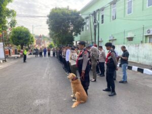 Ops Mantap Praja Candi 2024: Polisi Jepara Perketat Pengamanan di KPU dan Bawaslu Saat Pendaftaran Paslon