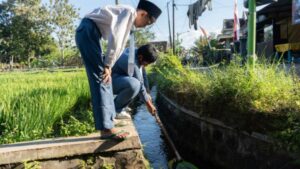 Inisiatif Baru: Pelajar Banyuwangi Jadi Detektif Sungai untuk Cegah Pencemaran Mikroplastik