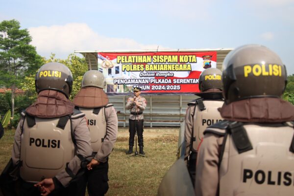 Pelatihan Dalmas Polres Banjarnegara Untuk Pengamanan Pilkada 2024