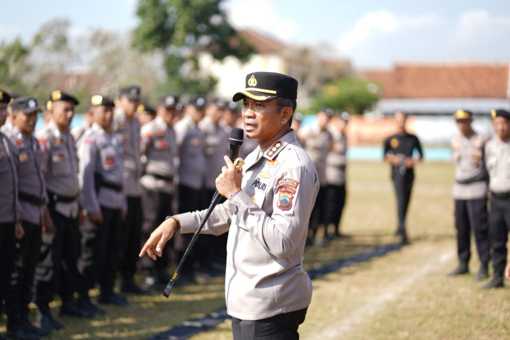 Pelatihan Dalmas Polsek: Kapolresta Banyumas Lakukan Inspeksi