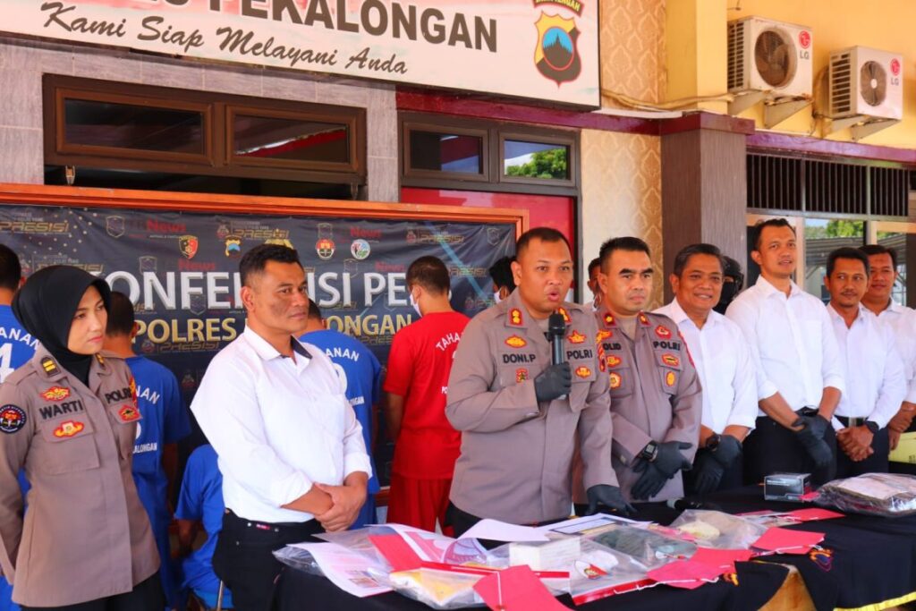 Pencuri Uang dan Handphone di Karangdadap Ditangkap oleh Polres Pekalongan