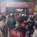 Pendekatan Humanis Polresta Banyuwangi Ciptakan Suasana Kondusif Di Kpu Saat