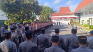 Ratusan Personel Dikerahkan Polresta Banyuwangi untuk Amankan Pelantikan DPRD Terpilih