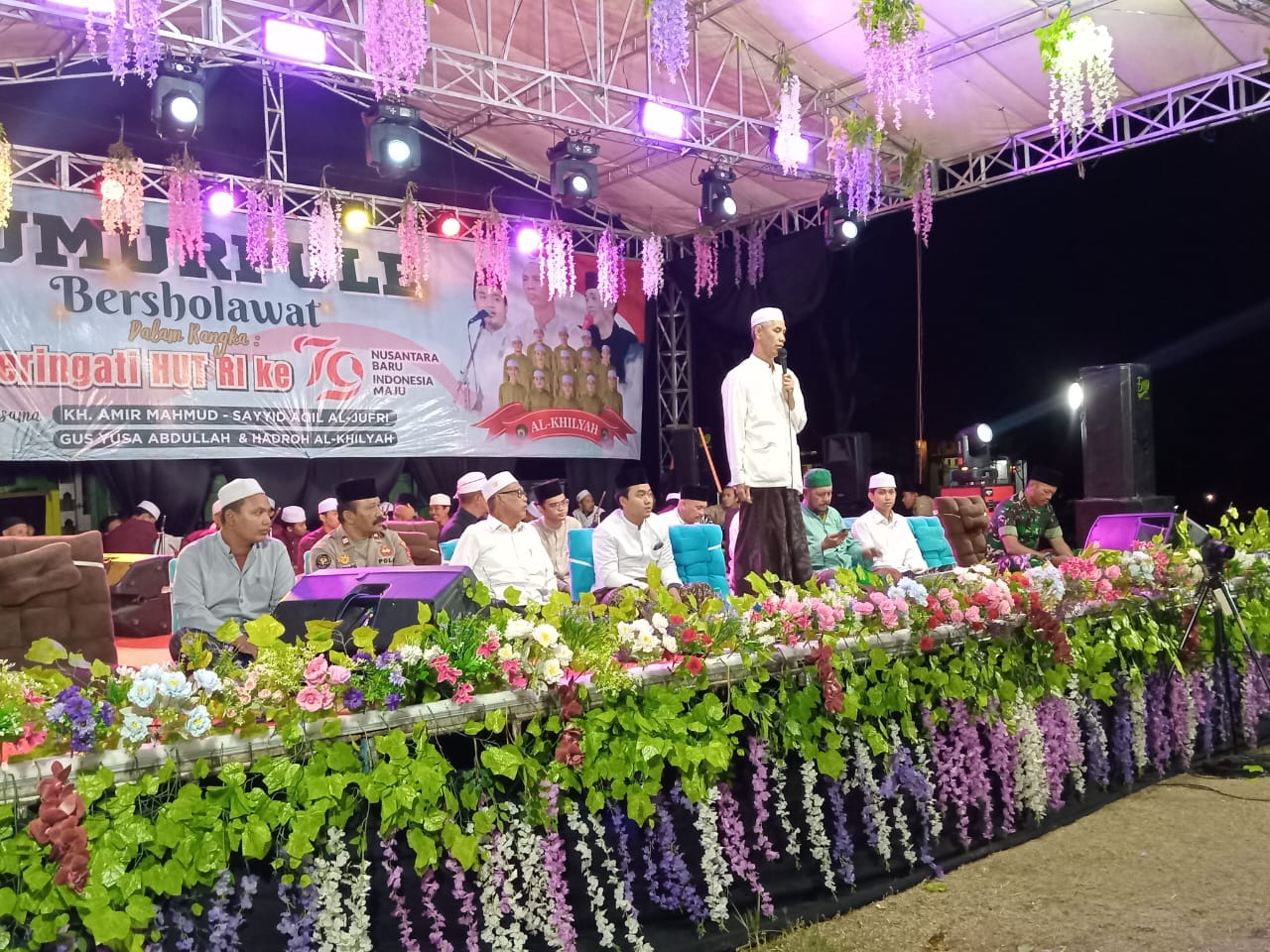 Pengamanan Polsek Kragan Kegiatan Sumurpule Bersholawat Dalam Rangka Hut Ri