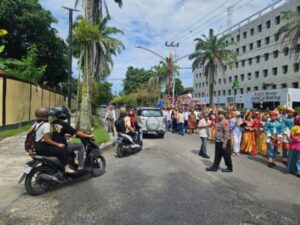 Pengawalan Ketat, Ditlantas Polda Kalteng Dampingi Iring-Iringan Paslon ke KPU