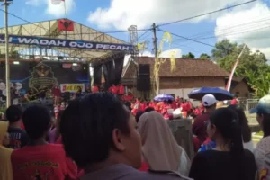 Petugas Gabungan Amankan Pentas Musik Dangdut di Desa Yosomulyo, Sanksi Tegas untuk Potensi Tawuran