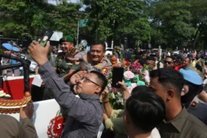 Komjen Pol Ahmad Luthfi Menangis Saat Pensiun dari Polda Jateng