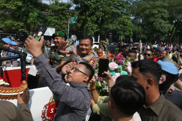 Perpisahan Penuh Haru: Komjen Pol Ahmad Luthfi Menangis Saat Pensiun