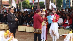 Pimpin Upacara Penurunan Bendera Merah Putih HUT RI Ke-79, Kapolres Jepara : Jadikan Momentum ini untuk Selalu Bersyukur