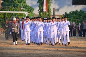 Momentum Syukur di HUT ke-79 RI, Kapolres Jepara Pimpin Penurunan Bendera