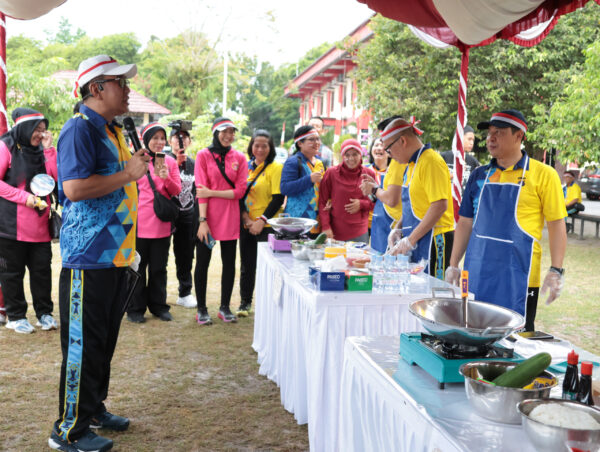 Polda Kalteng Meriahkan Lomba Agustusan Dengan Hadiah Umroh Dan Doorprize