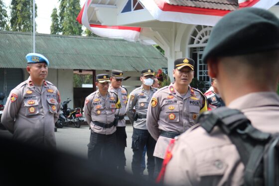 Polisi Amankan Proses Pendaftaran Bakal Calon Bupati Dan Wakil Bupati