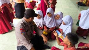 Polisi Berikan Sosialisasi Bahaya Bullying dan Narkoba di Sekolah Dasar Batealit Jepara