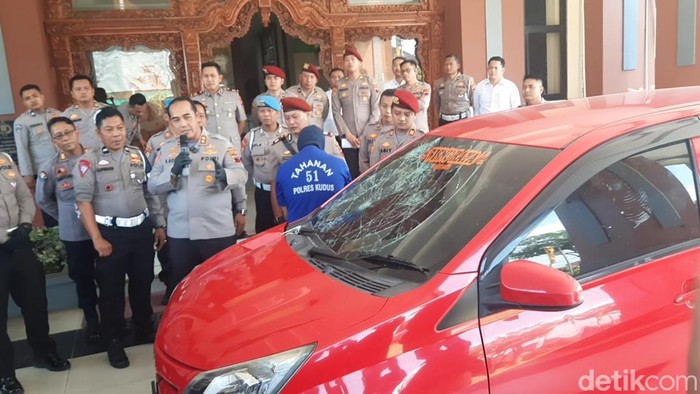 Polisi Ditabrak Mobil Bodong Di Kudus: Pelaku Dapat Kendaraan Dari