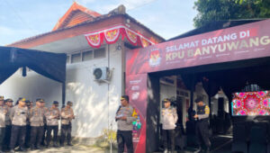 Polisi Perketat Pengamanan di Kantor KPU Banyuwangi