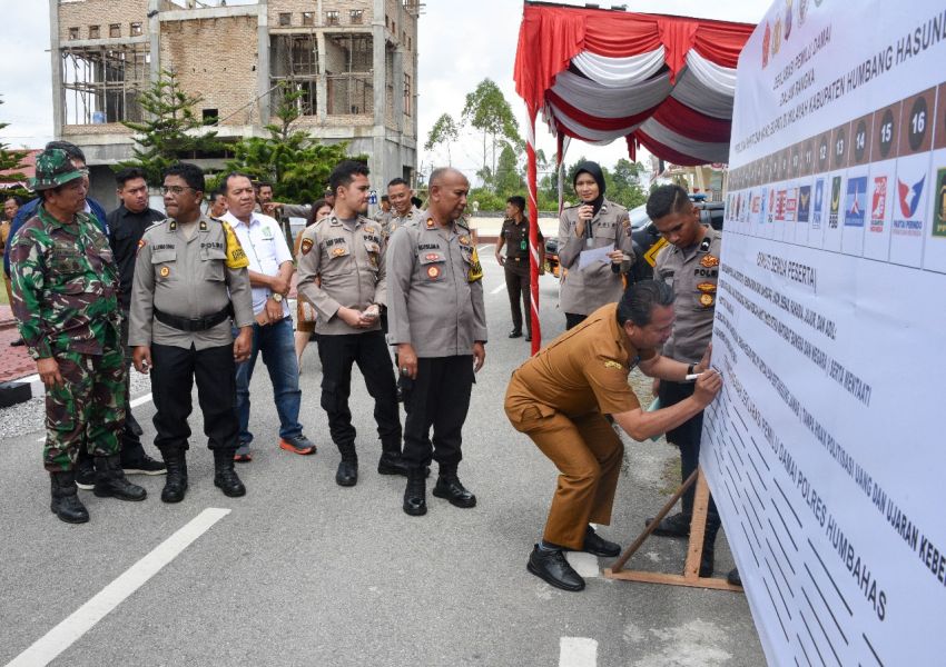 Polres Humbahas Matangkan Persiapan Pilkada 2024 Dengan Gelar Pasukan Dan