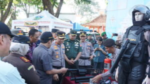 Polres Jepara Gelar Simulasi Sispamkota dalam Pembukaan Operasi Mantap Praja Candi 2024