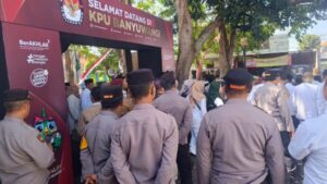 Polresta Banyuwangi Kawal KPU dengan Humanis, Pendaftaran Paslon Pilkada 2024 Berjalan Kondusif