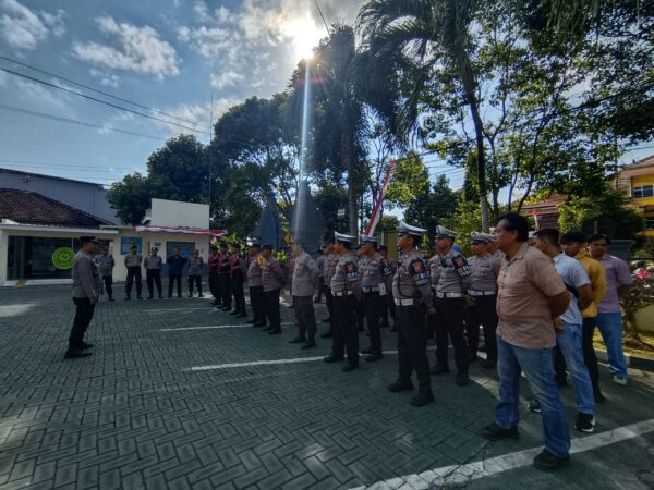 Polresta Banyuwangi Siagakan Puluhan Personel Untuk Pengamanan Sidang Pengeroyokan Silat