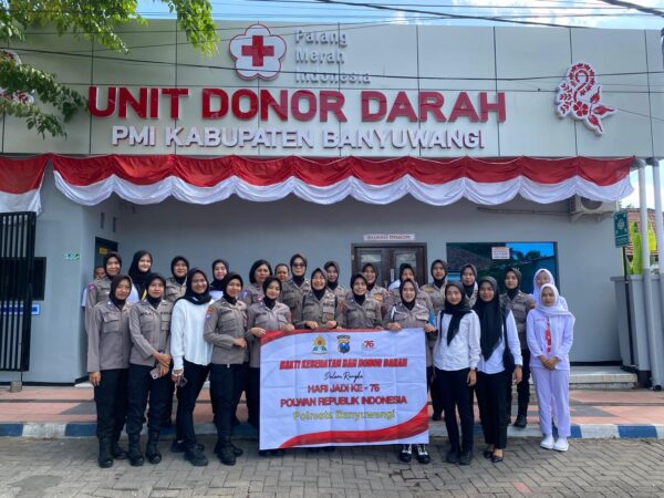 Polwan Polresta Banyuwangi Lakukan Donor Darah, Tingkatkan Kesadaran Kesehatan