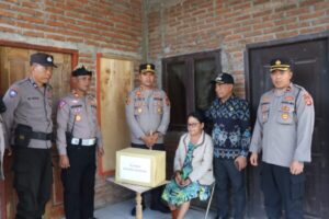 Kapolres Jembrana Luncurkan Program Minggu Kasih, Beri Bantuan Sosial kepada Warga Kurang Mampu