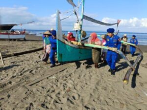 Patroli ‘SAMPAN ANTIK’ Sat Polairud Jembrana: Mengamankan Pesisir dengan Sentuhan Modern Program ‘MULIA’