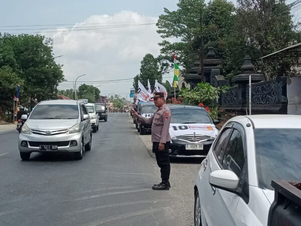 Puluhan Personel Polres Banjarnegara Amankan Pendaftaran Bakal Calon Bupati Dan