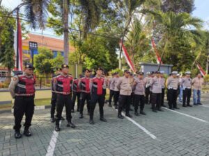 Puluhan Personel Polresta Banyuwangi Siap Amankan Sidang Kasus Pengeroyokan Antar Perguruan Silat