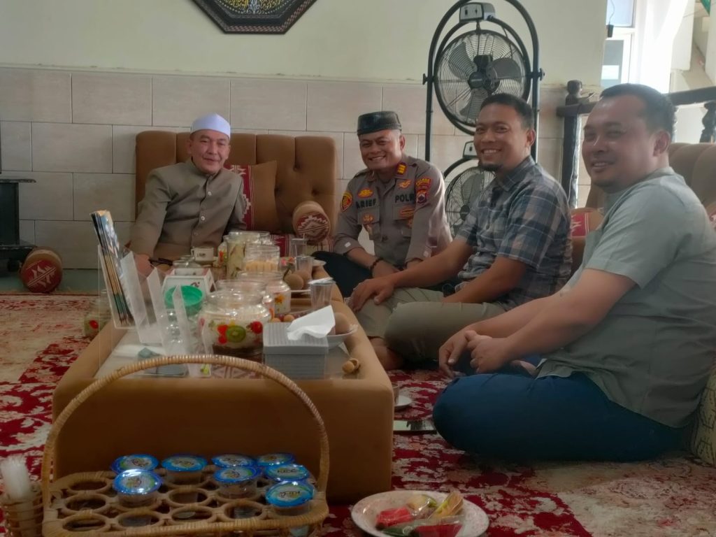 Sambang silaturahmi ke ponpes kauman lasem, kapolsek lasem bincang dengan