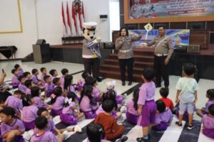 Sambang TK Golden Christian School Palangka Raya, Ditlantas Tanamkan Tertib Berlalu Lintas