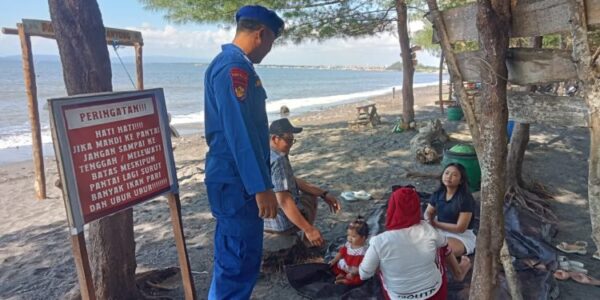 Satpolairud Banyuwangi Beri Peringatan: Waspada Saat Berada Di Pinggir Pantai