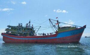 Satpolairud Polresta Banyuwangi Cari Korban Tenggelam di Selat Bali