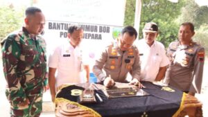 Senyum Bahagia Warga Desa Clering Saat Dapat Bantuan Sumur Bor dari Kapolres Jepara