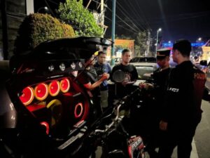 Sigap, Tim Patroli Siraju Polres Jepara Bantu Korban Laka Hingga Bubarkan ABG Nongkrong Pakai Sound System